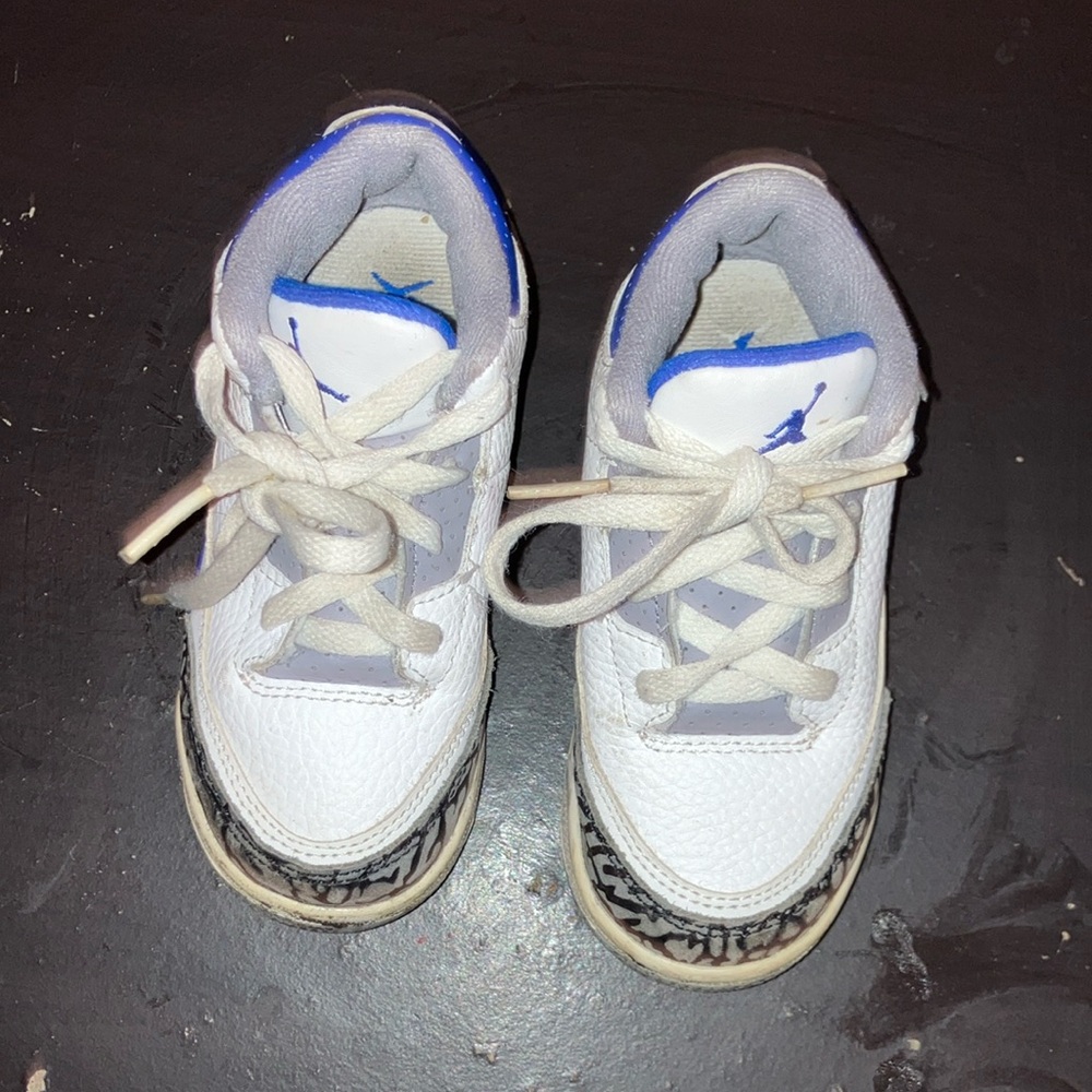 Kids Air Jordan’s size 9 c